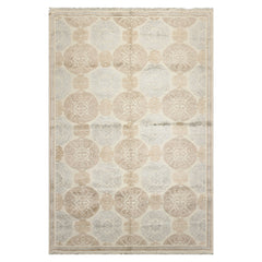 6' x 9'4" Ivory Hand Knotted Transitional Wool and Silk Medallion Oriental Area Rug