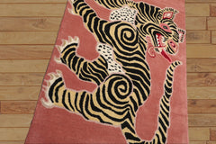 6 x 5  Blush Gold Black Color Hand Tufted All-Over 100% Wool Novelty/ Animal Oriental Rug