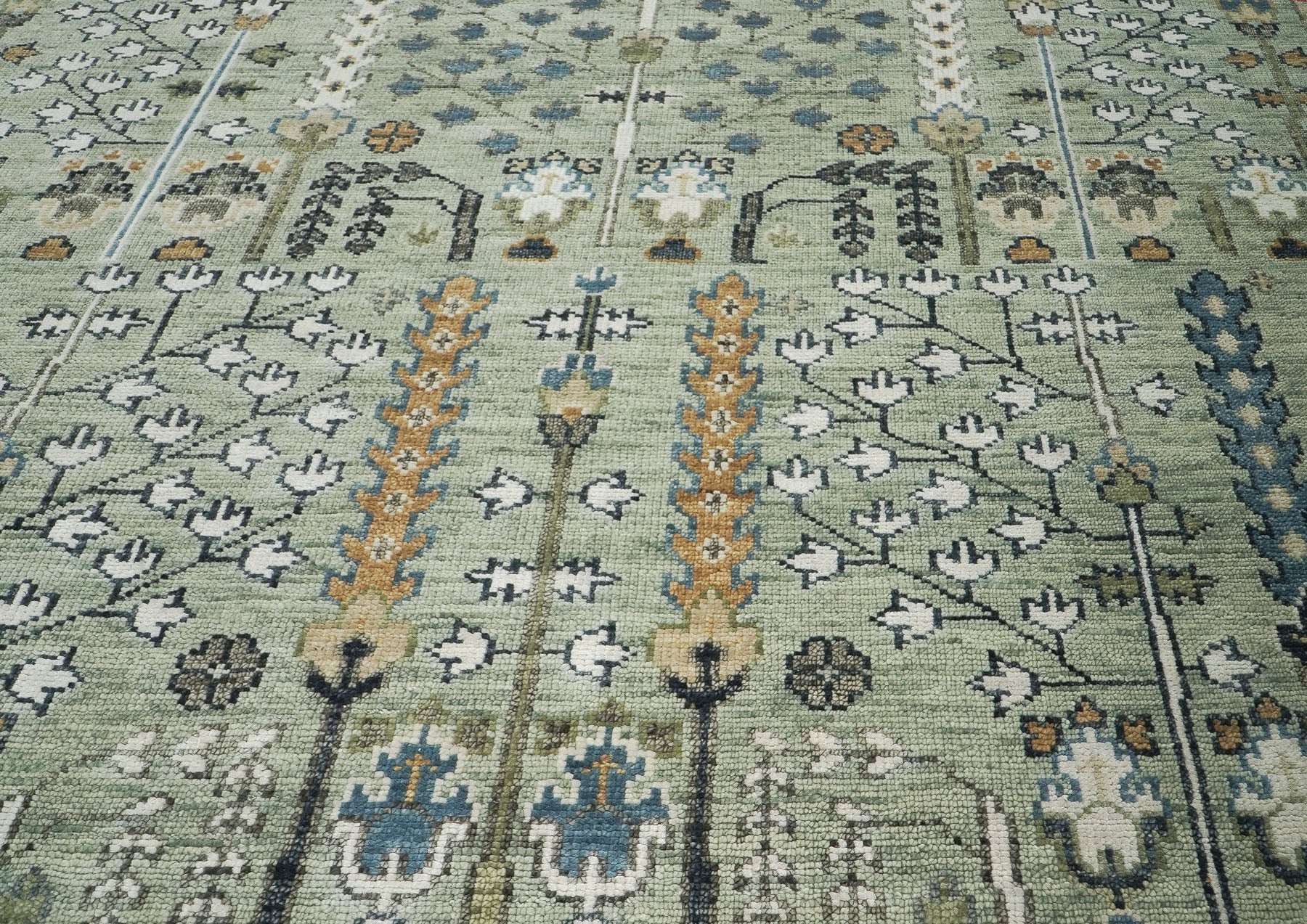 10x14 Mint, Ivory, Tan Color Hand Knotted Oushak Wool Transitional Oriental Rug