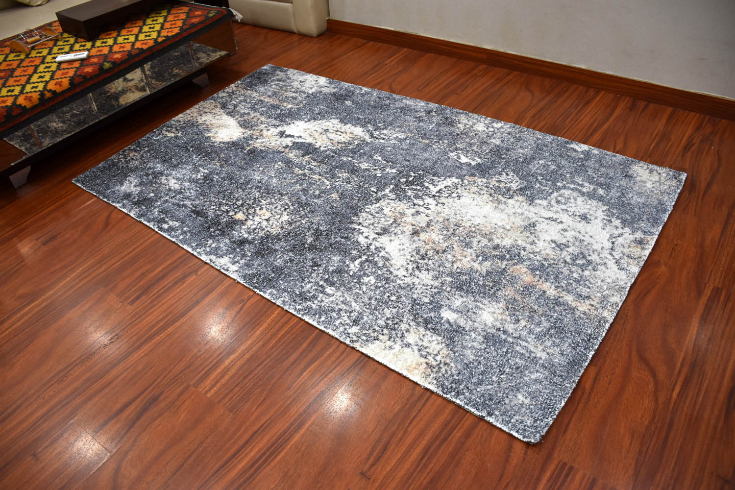 Multi Size Gray White Color Hand Woven All-Over Polyester Traditional Oriental Rug