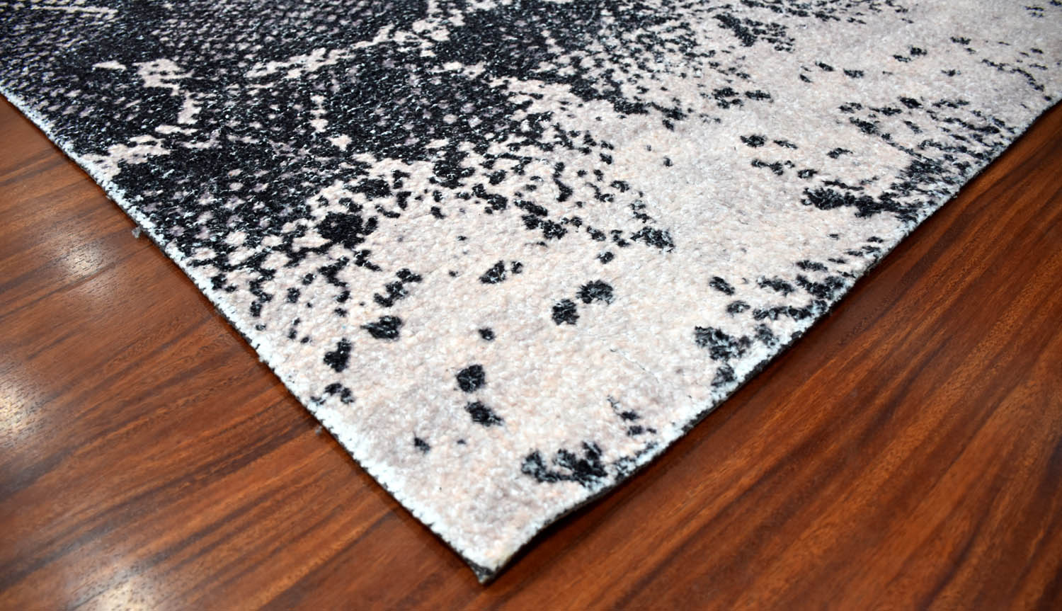 Multi Size Gray Black Color Hand Woven Animal Print Polyester Contemporary Oriental Rug