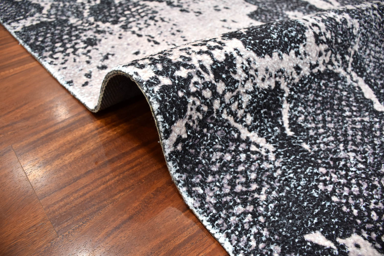 Multi Size Gray Black Color Hand Woven Animal Print Polyester Contemporary Oriental Rug