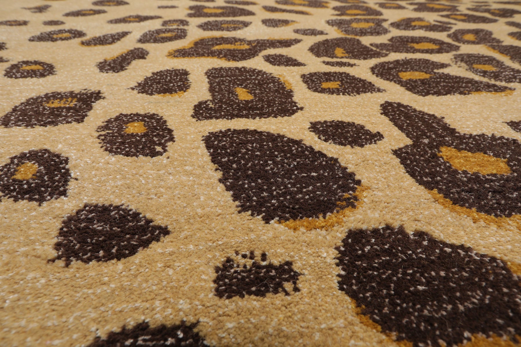 Jowaine Multi Sizes Warm Beige Wool and Bamboo Silk Oriental  Rug by LoomBloom Modern Leopard Print Hand Tufted Design