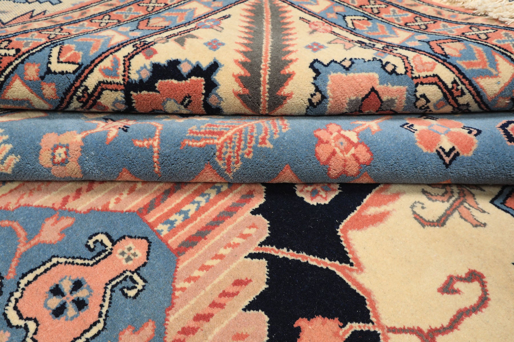 8x10 Salmon, Ivory, Blush Color Hand Knotted Heriz Wool Traditional/ Medallion Oriental Rug