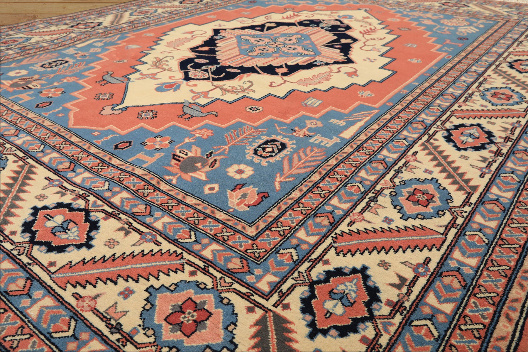 8x10 Salmon, Ivory, Blush Color Hand Knotted Heriz Wool Traditional/ Medallion Oriental Rug