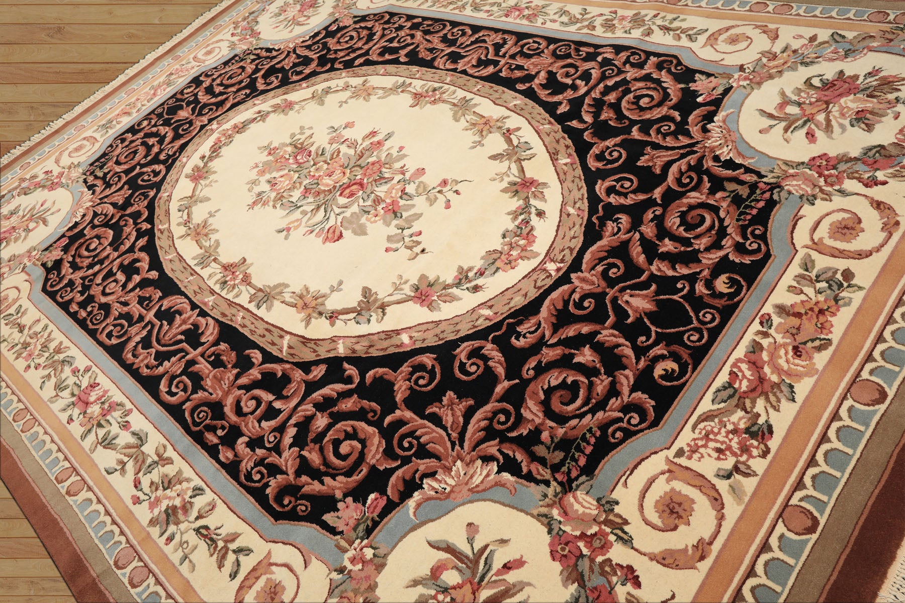9x12 Ivory, Black, Tan Color Hand Knotted Aubusson Savonnerrie Wool Traditional/ Floral Oriental Rug
