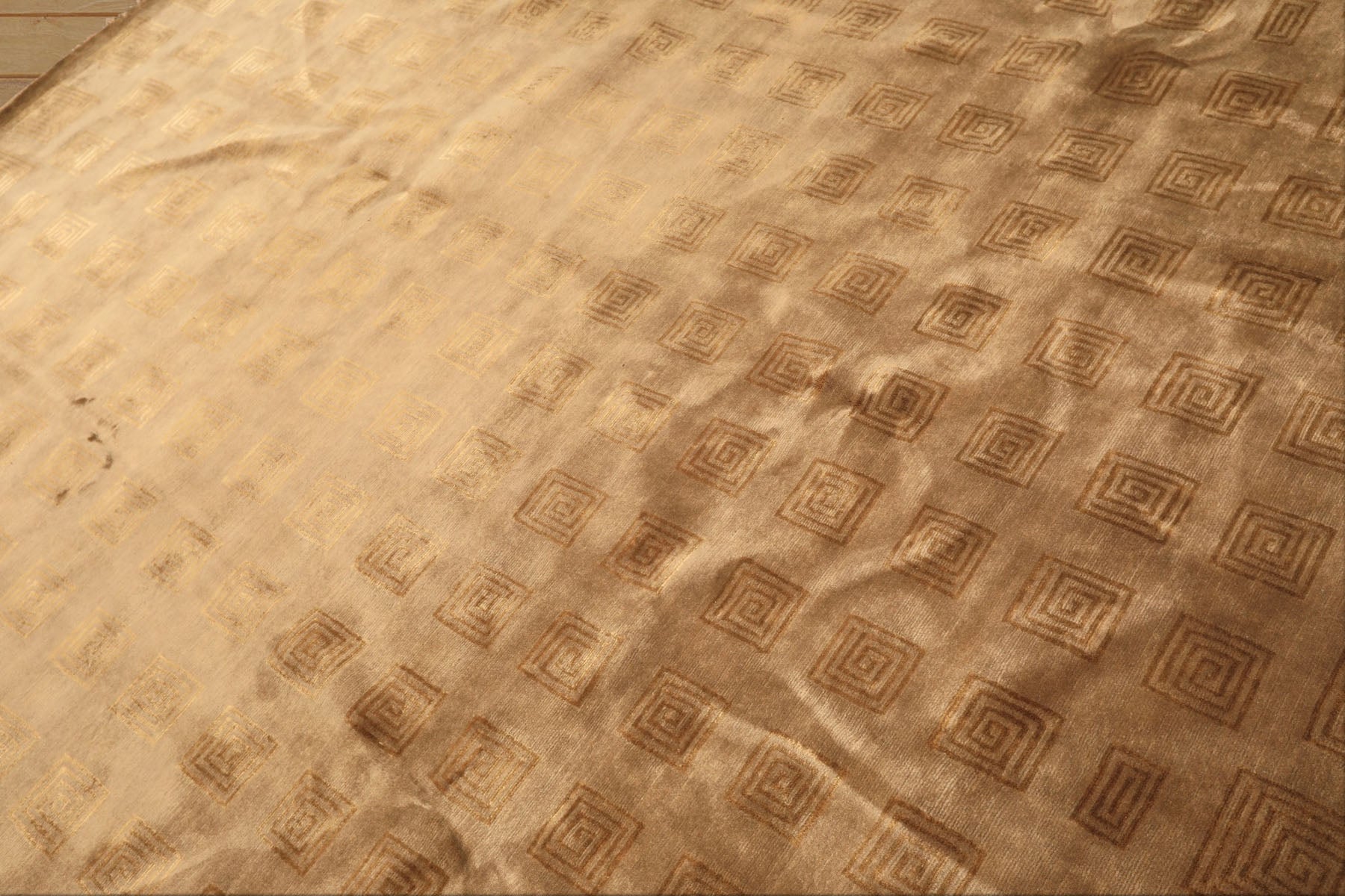 Round Tan, Gold, Color Hand Knotted Tibetan New Zealand Wool Transitional Oriental Rug