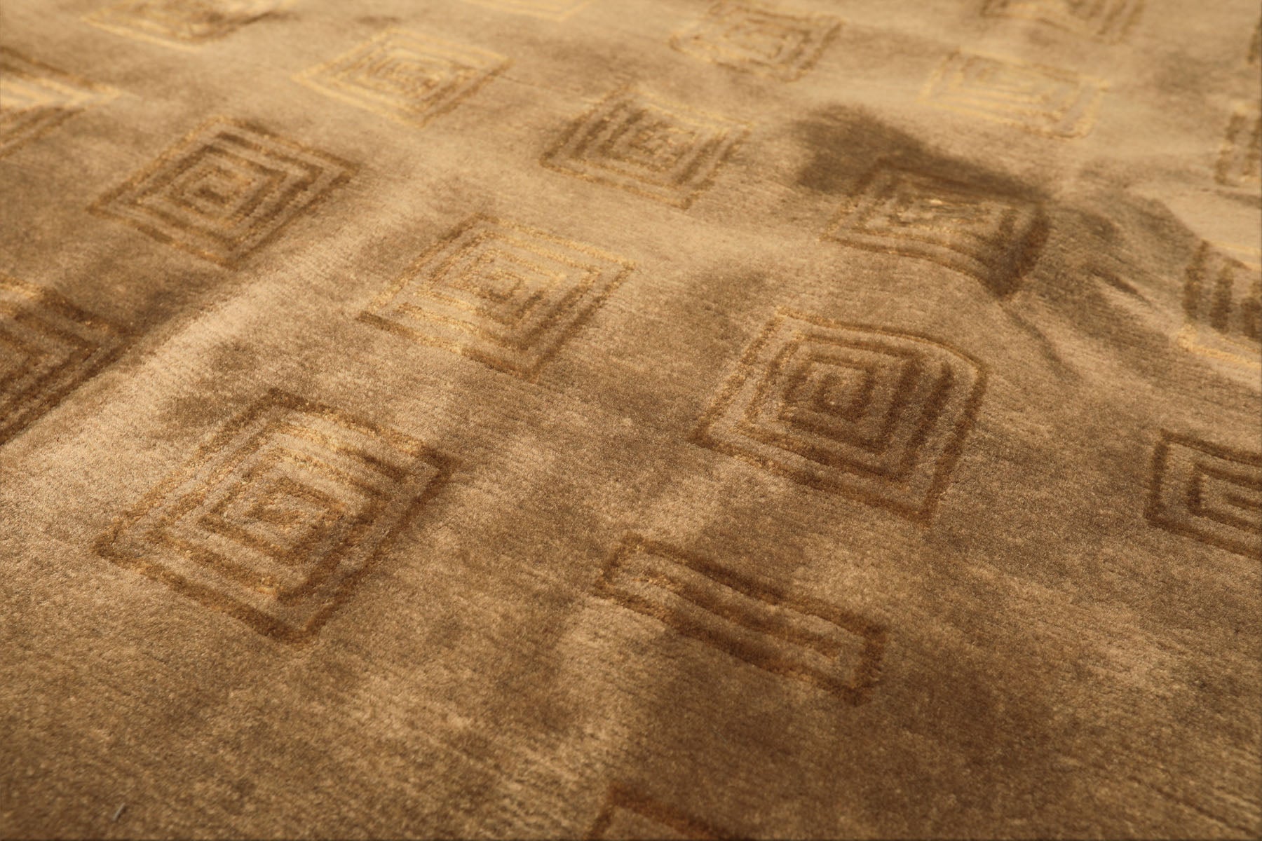 Round Tan, Gold, Color Hand Knotted Tibetan New Zealand Wool Transitional Oriental Rug