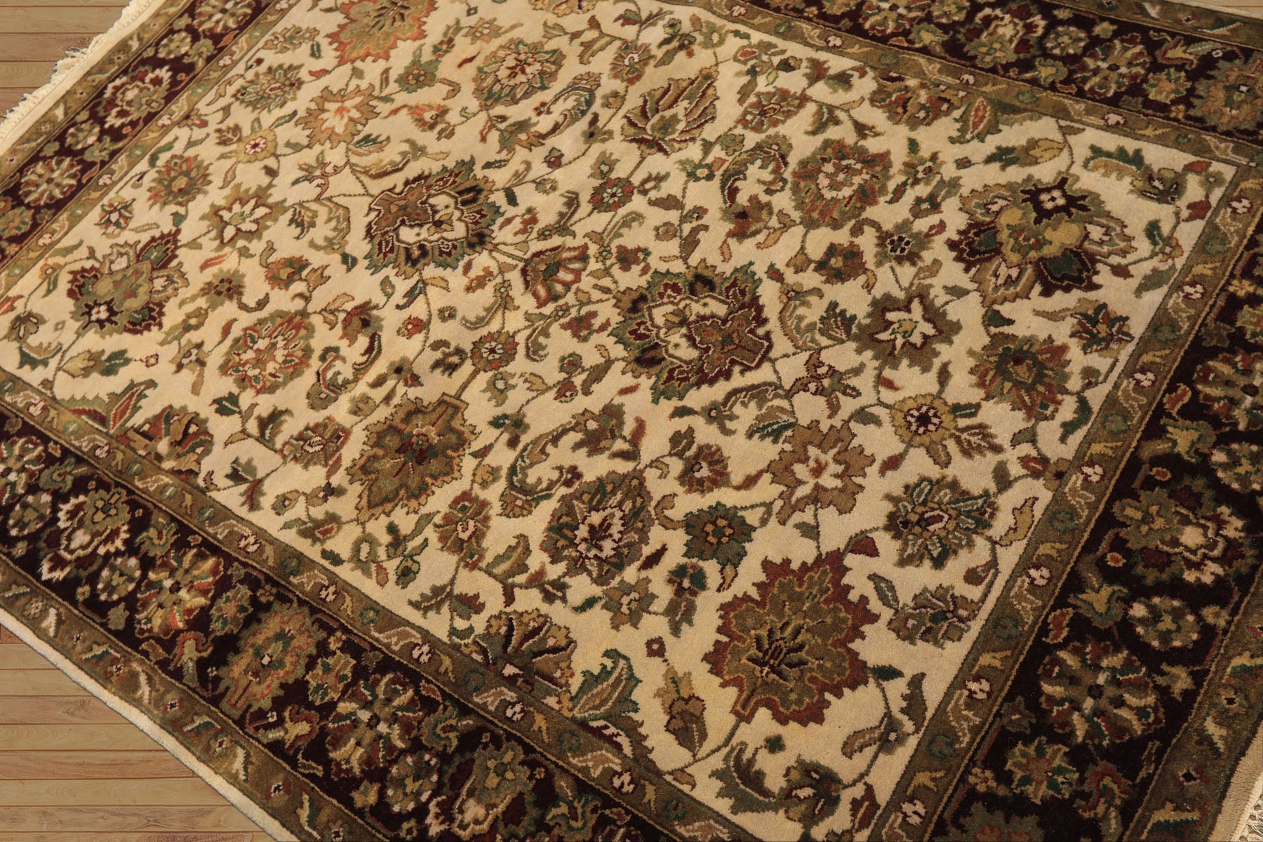 5x7 Beige, Maroon, Green Color Hand Knotted Agra Wool Traditional Oriental Rug