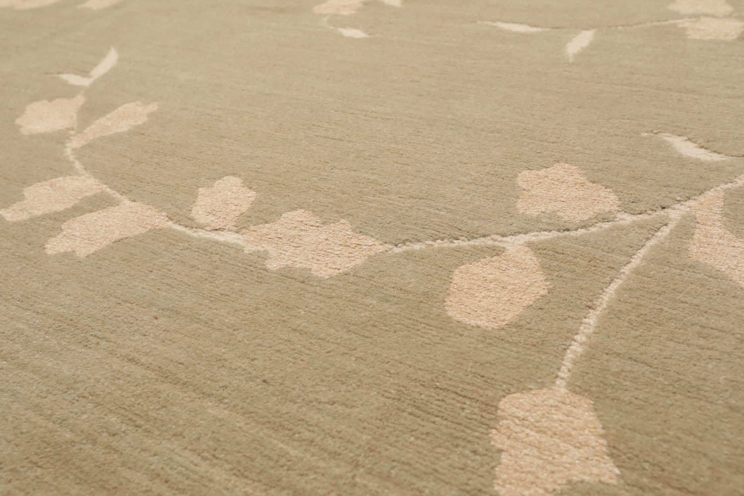 6x9 Gray, Beige, Color Hand Knotted All-Over Wool & Silk Transitional Oriental Rug