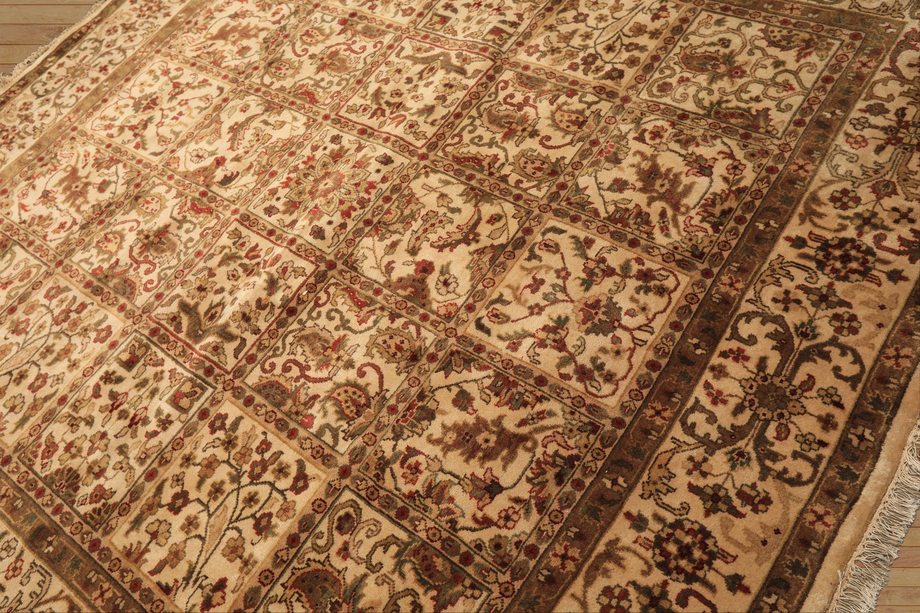 Square Ivory, Sage, Rust Color Hand Knotted Agra Wool Traditional Oriental Rug