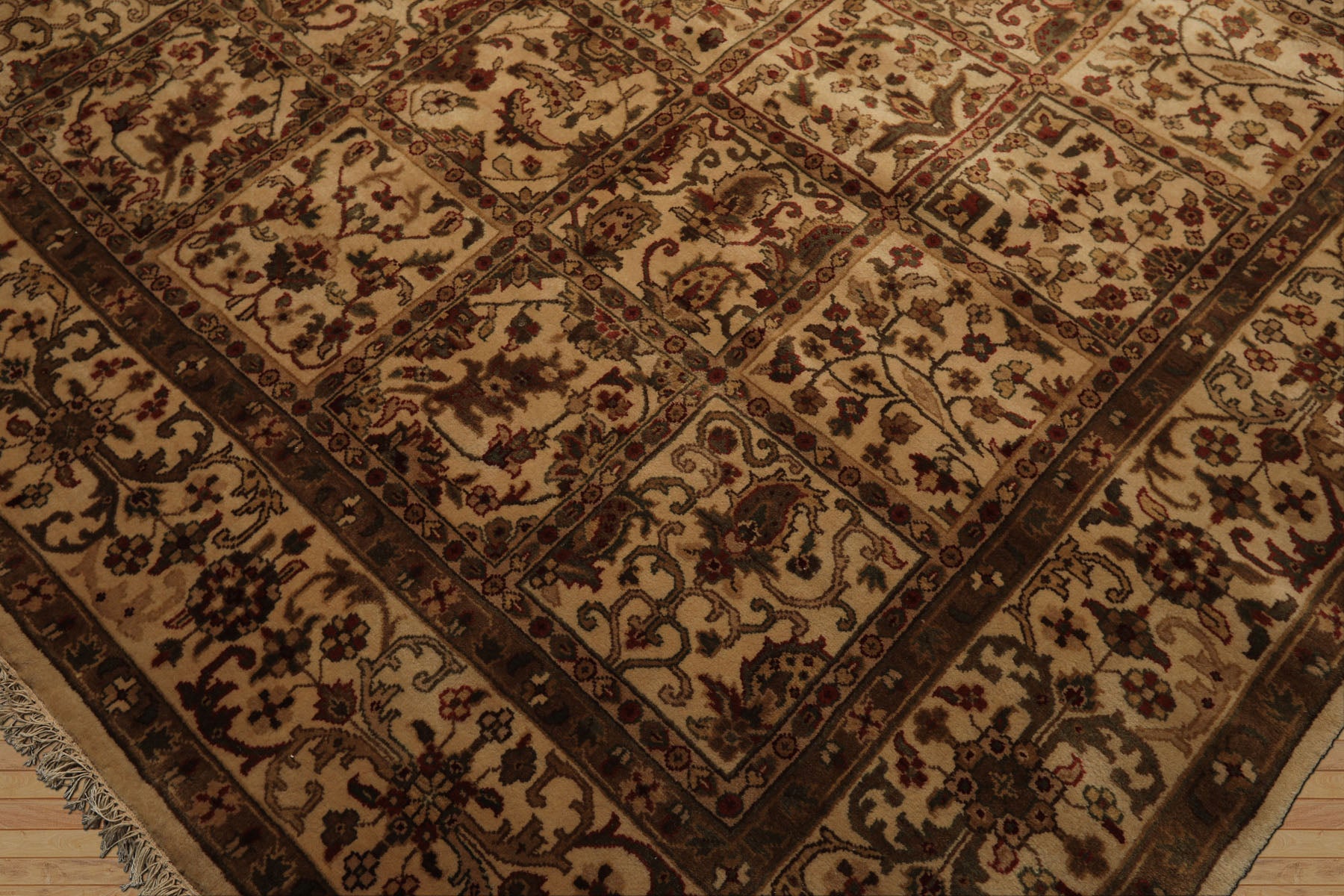Square Ivory, Sage, Rust Color Hand Knotted Agra Wool Traditional Oriental Rug