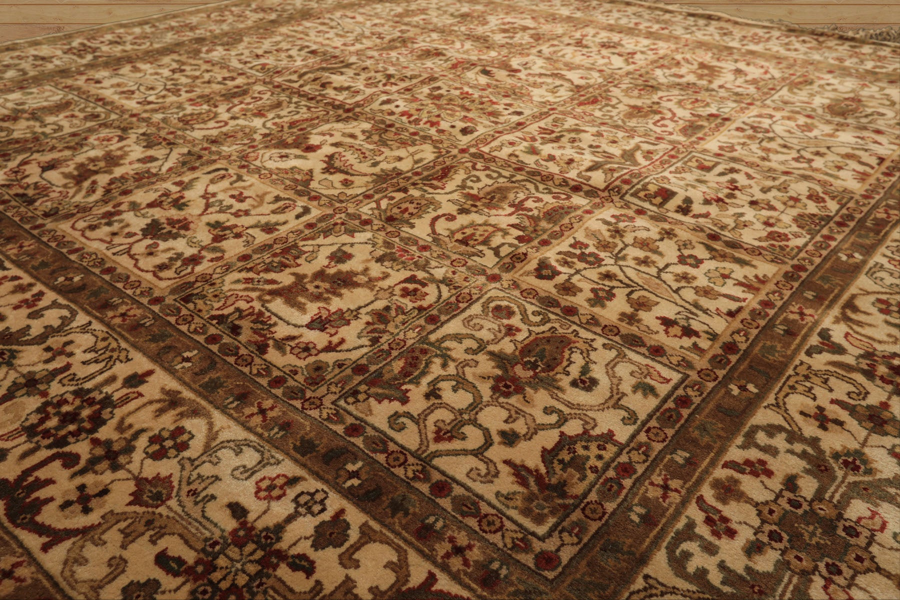 Square Ivory, Sage, Rust Color Hand Knotted Agra Wool Traditional Oriental Rug