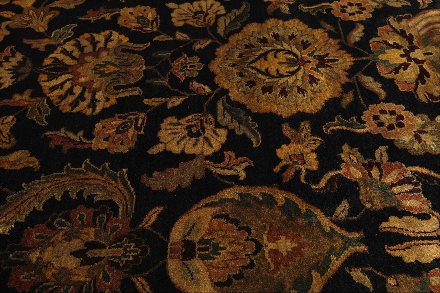 8' Round Black, Gold, Maroon Color Hand Knotted Agra Wool Traditional Oriental Rug