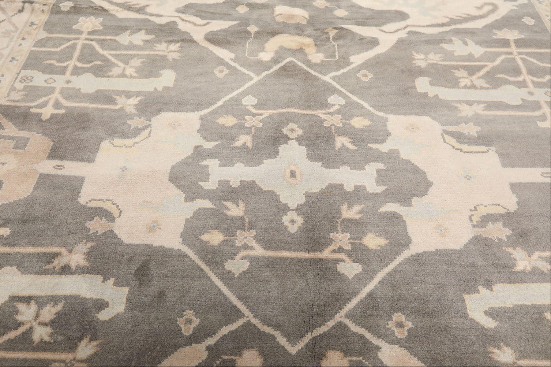 8x10 Gray, Ivory, Light Gold Color Hand Knotted Oushak Wool Traditional Oriental Rug
