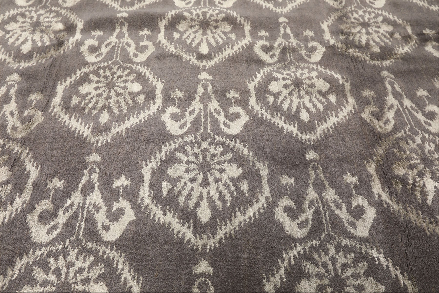 8x10 Graphite, Silver, Gray Color Hand Loomed Tibetan Wool & Bamboo Silk Transitional Oriental Rug