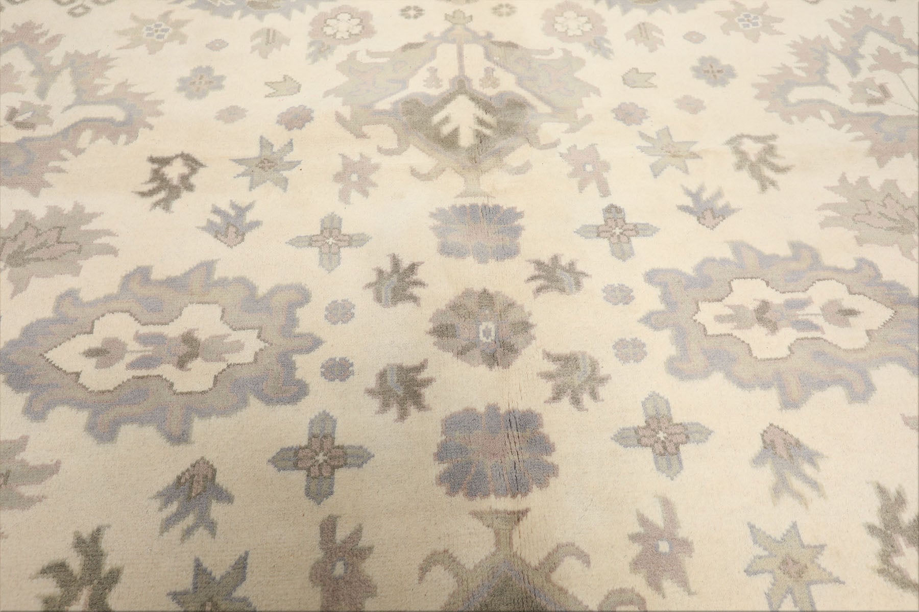 8x10 Ivory, Gray, Taupe Color Hand Knotted Oushak Wool Transitional Oriental Rug