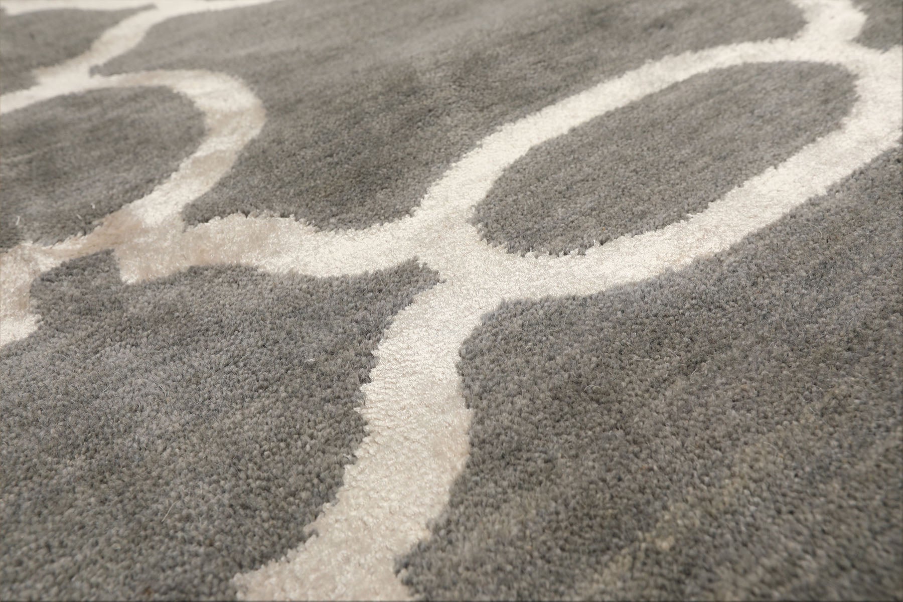 Multi Size Gray Silver Color Hand Loomed Tibetan Wool & Bamboo Silk Transitional Oriental Rug