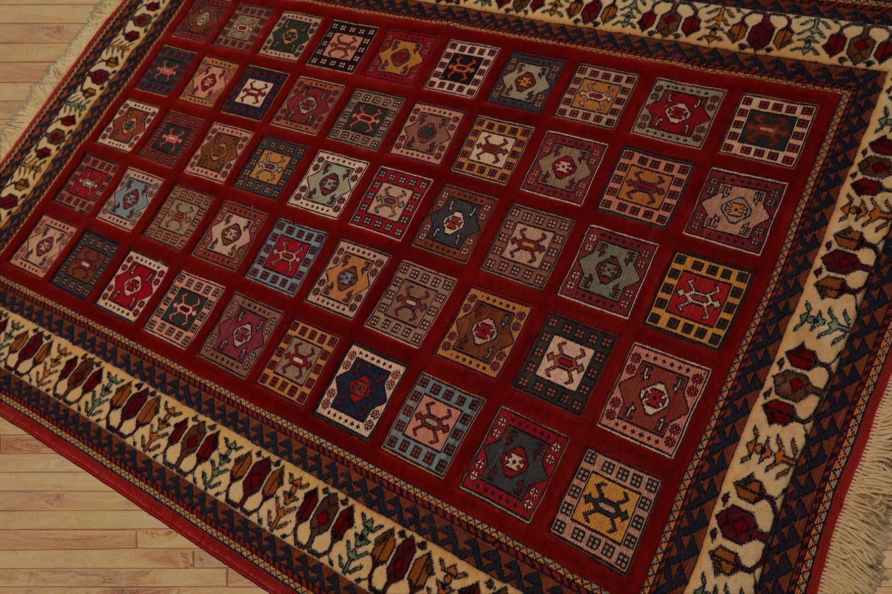 4x6 Rust, Ivory, Blue Color Hand Knotted Shiraz Wool Traditional Oriental Rug