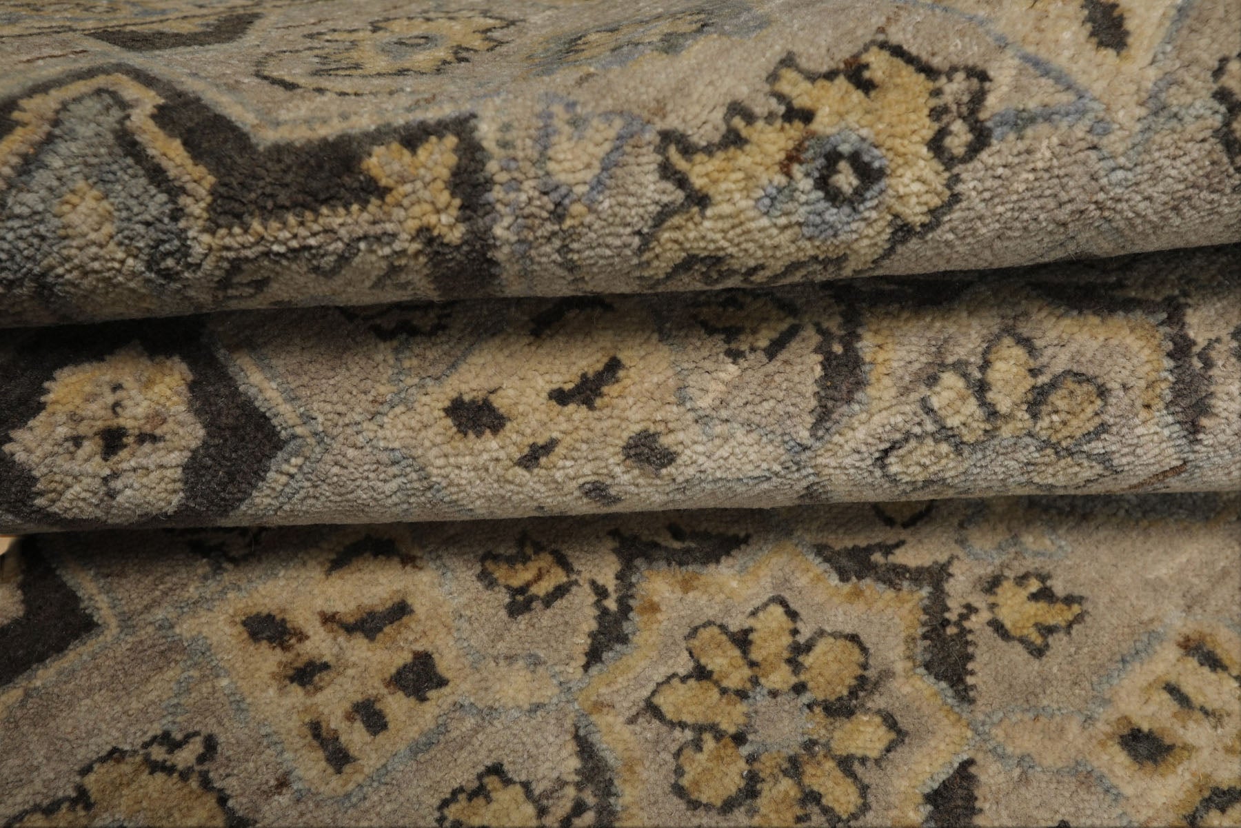 6x9 Beige, Taupe, Gray Color Hand Woven Fine Oushak Wool Traditional Oriental Rug