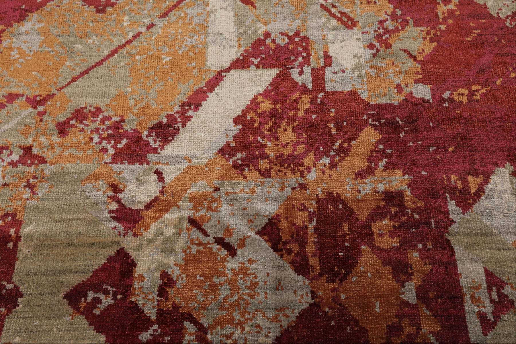 6x9 Plum, Red, Gray Color Hand Loomed Sherpa Bamboo Silk Modern Oriental Rug