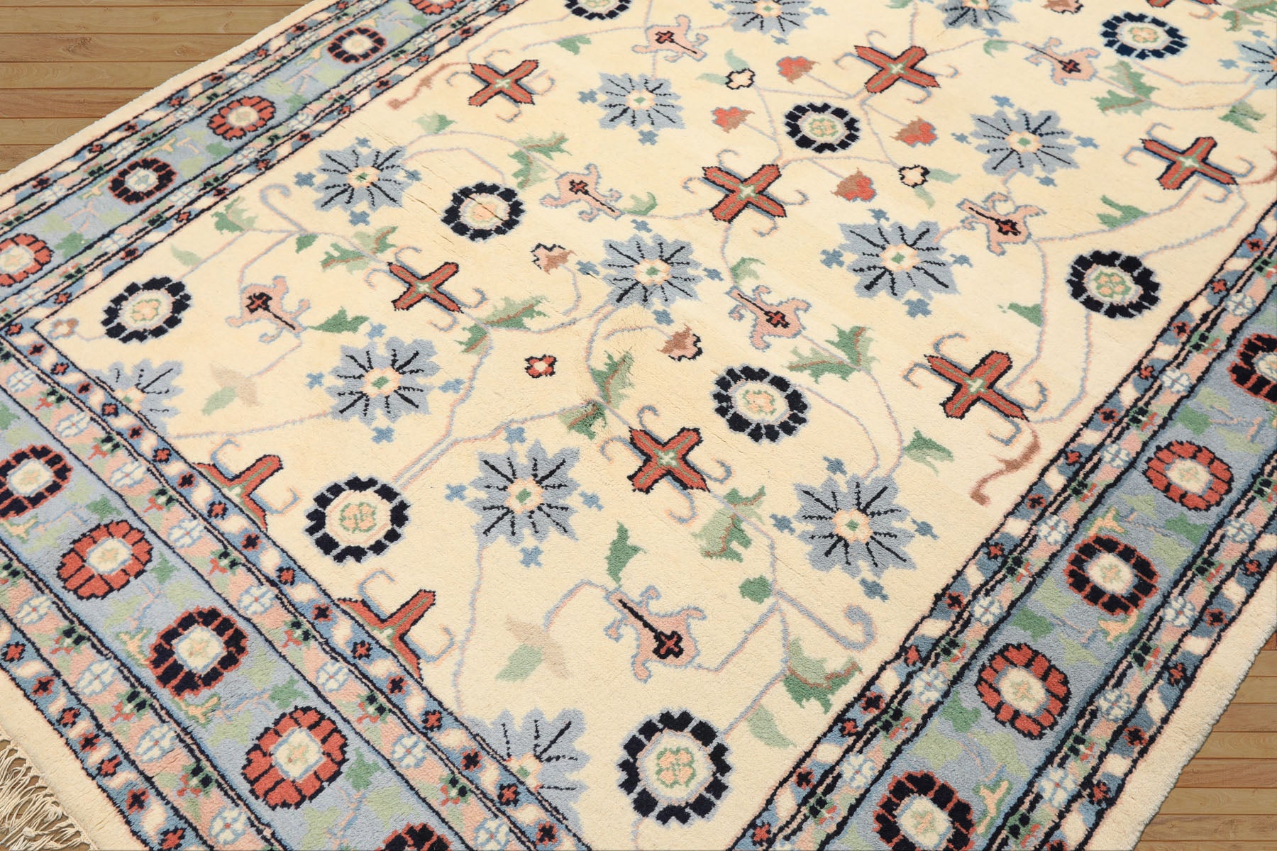 5x8 Ivory, Blue, Black Color Hand Knotted Indo Kashan Wool Traditional Oriental Rug