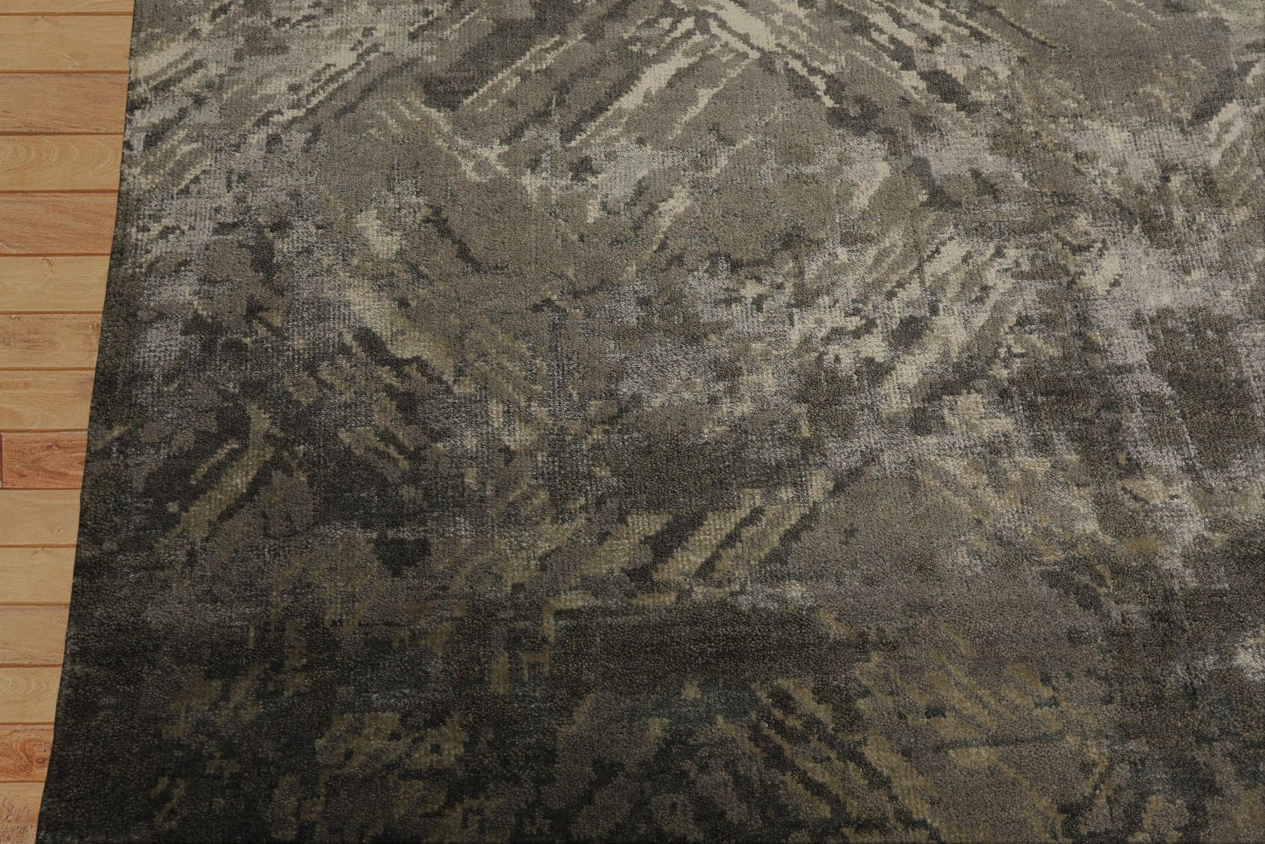 6x9 Gray, Beige, Multi Color Hand Loomed Sherpa Wool & Bamboo Silk Modern Oriental Rug