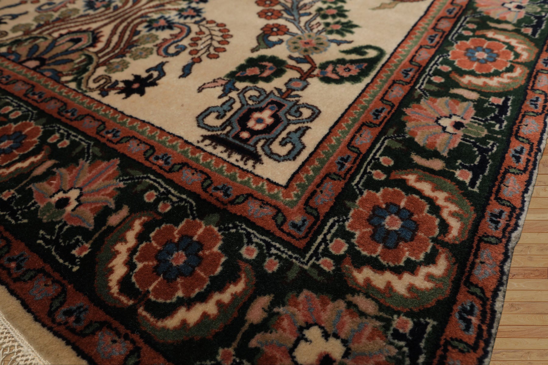 4x6 Ivory, Green, Rose Color Hand Knotted Indo Sarouk New Zealand Wool Traditional Oriental Rug