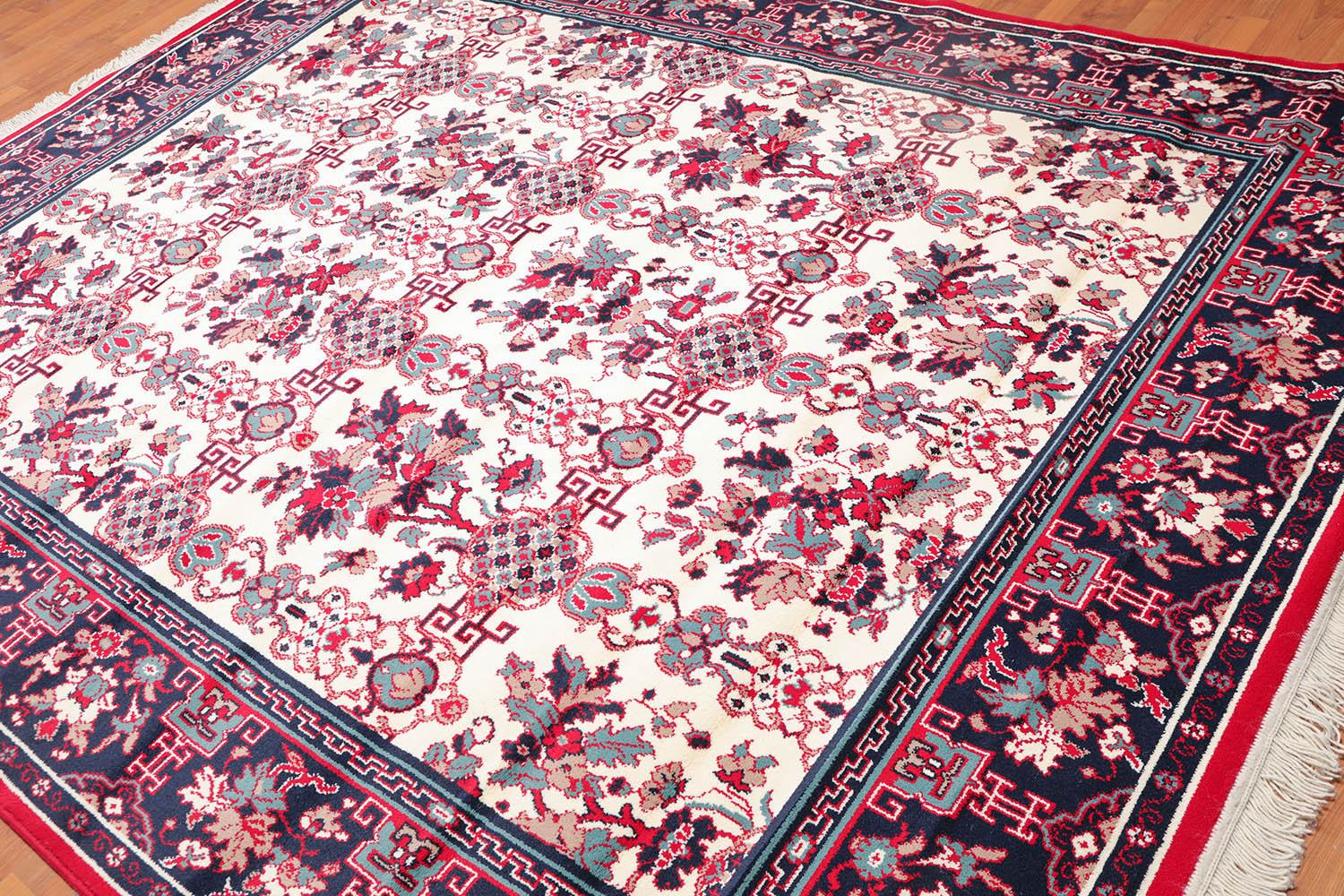 8x10 Cream, Navy, Red Color Machine Made Floral 100% Polypropylene Traditional-Persian/Oriental Oriental Rug