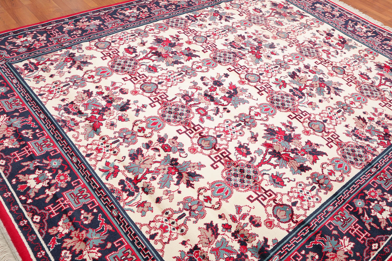 8x10 Cream, Navy, Red Color Machine Made Floral 100% Polypropylene Traditional-Persian/Oriental Oriental Rug