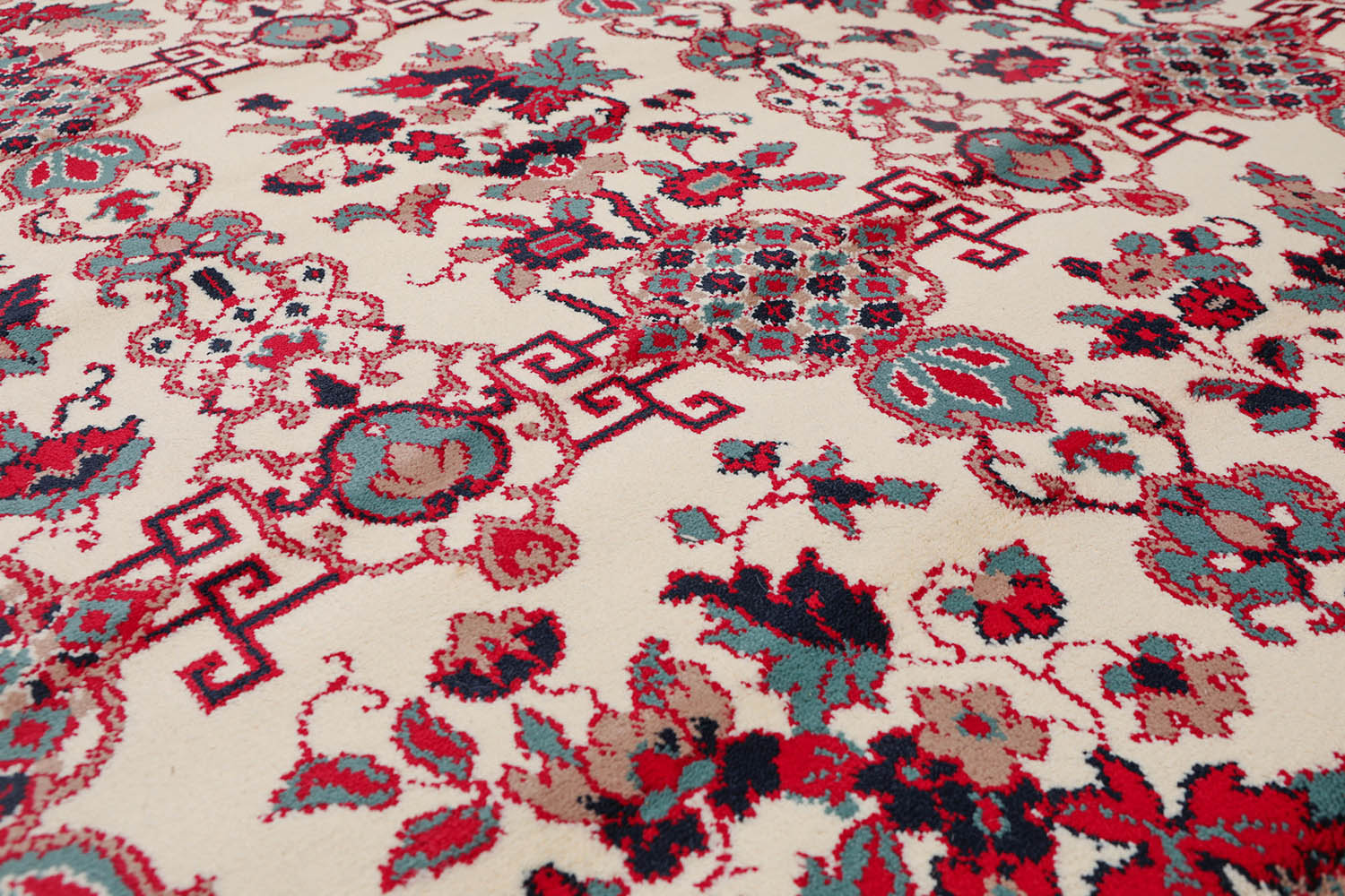 8x10 Cream, Navy, Red Color Machine Made Floral 100% Polypropylene Traditional-Persian/Oriental Oriental Rug