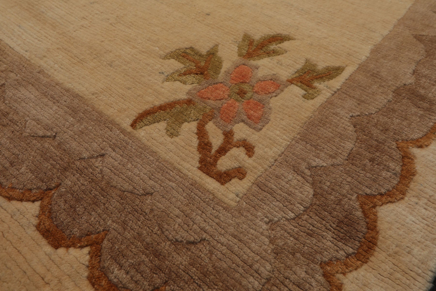 6x9 Ivory, Tan, Brown Color Hand Knotted Tibetan Wool European Classic Oriental Rug