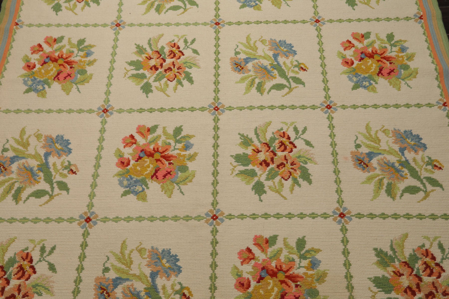 6x9 Ivory, Lime, Gold Color Hand Woven Needlepoint Wool Traditional Oriental Rug