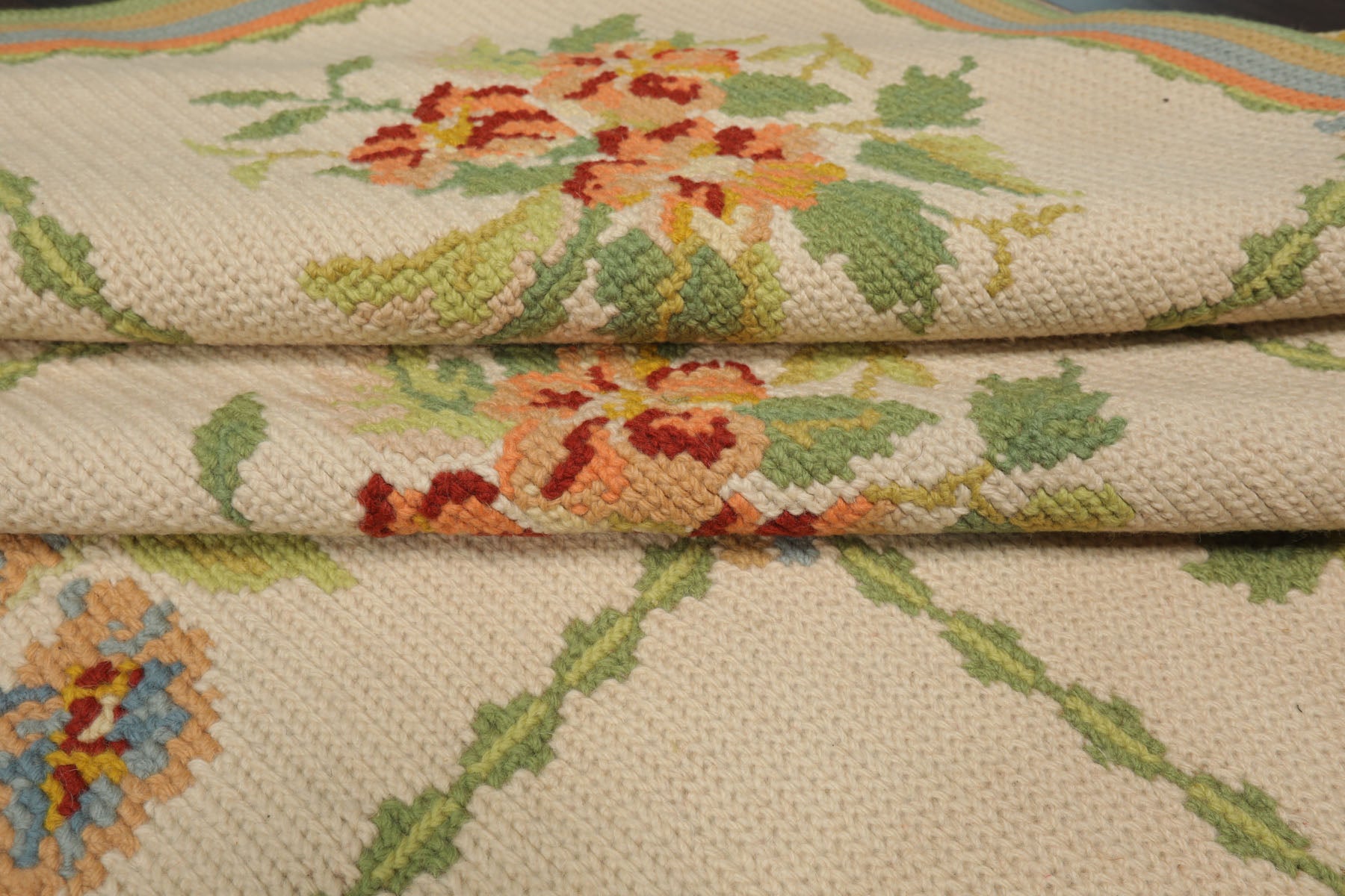 6x9 Ivory, Lime, Gold Color Hand Woven Needlepoint Wool Traditional Oriental Rug