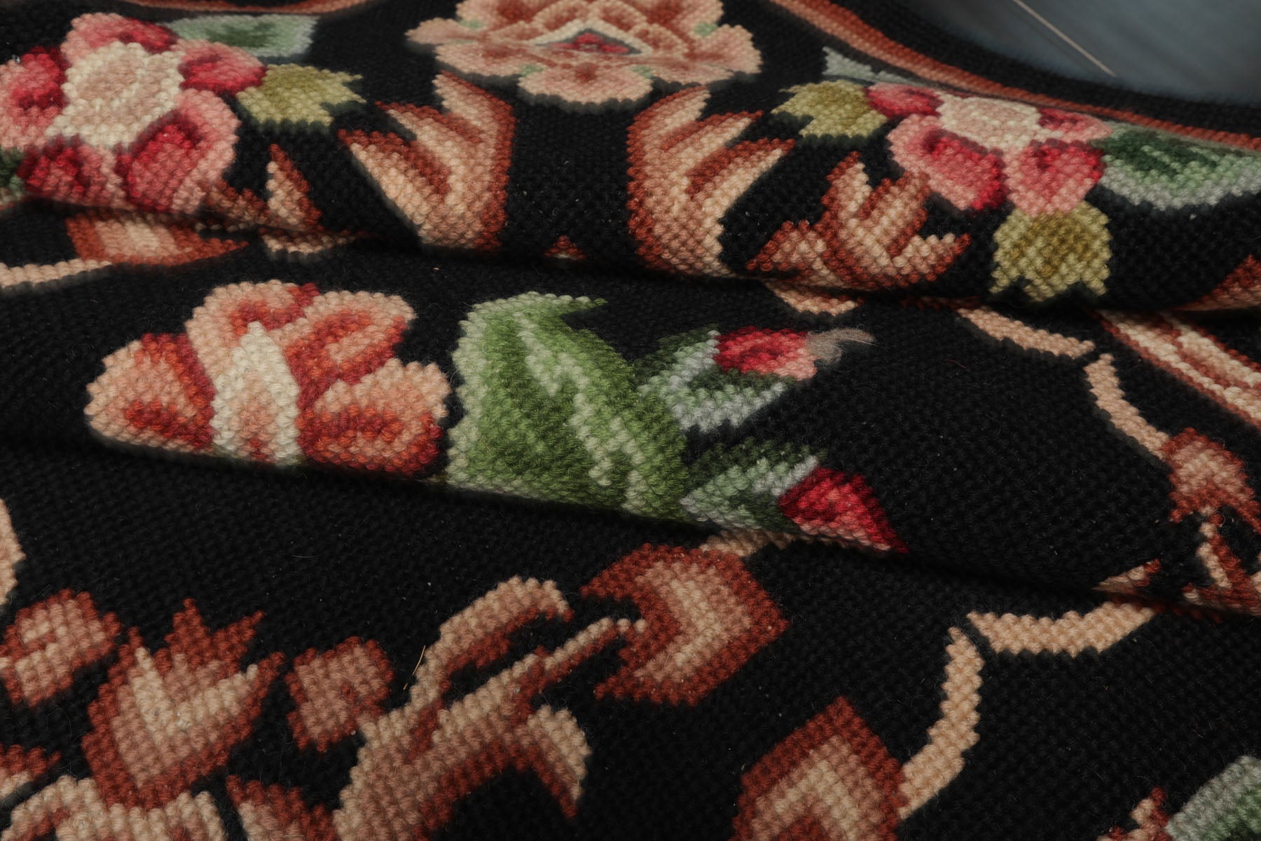 6x9 Black, Rust, Green Color Hand Woven Needlepoint Wool Traditional Oriental Rug