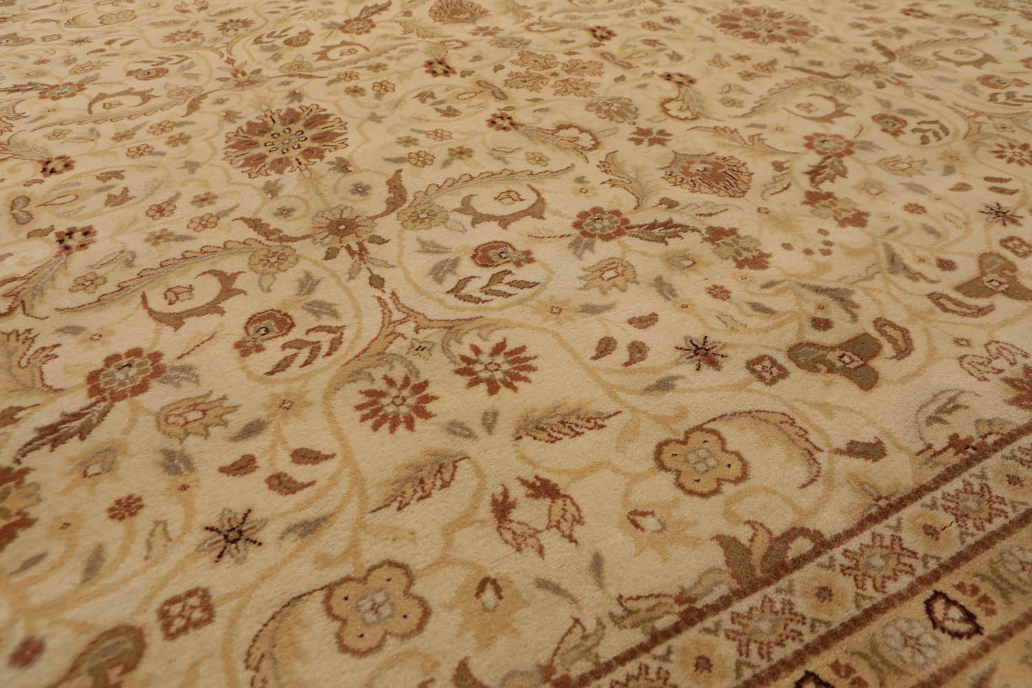 Palace Beige, Maroon, Tan Color Hand Knotted Floral 100% Wool Traditional-Persian/Oriental Oriental Rug