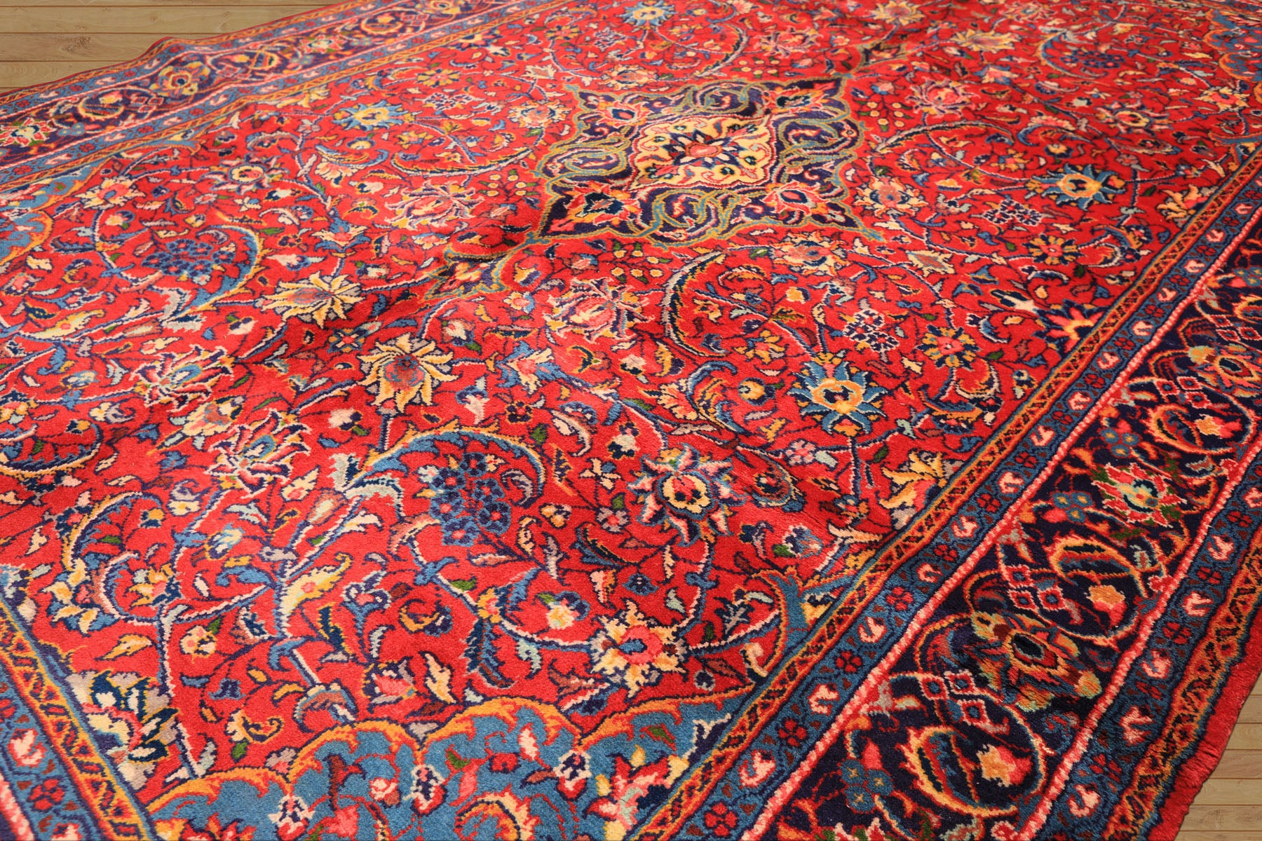 7x11 Red, Navy, Gold Color Hand Knotted Sarouk Wool Traditional Oriental Rug