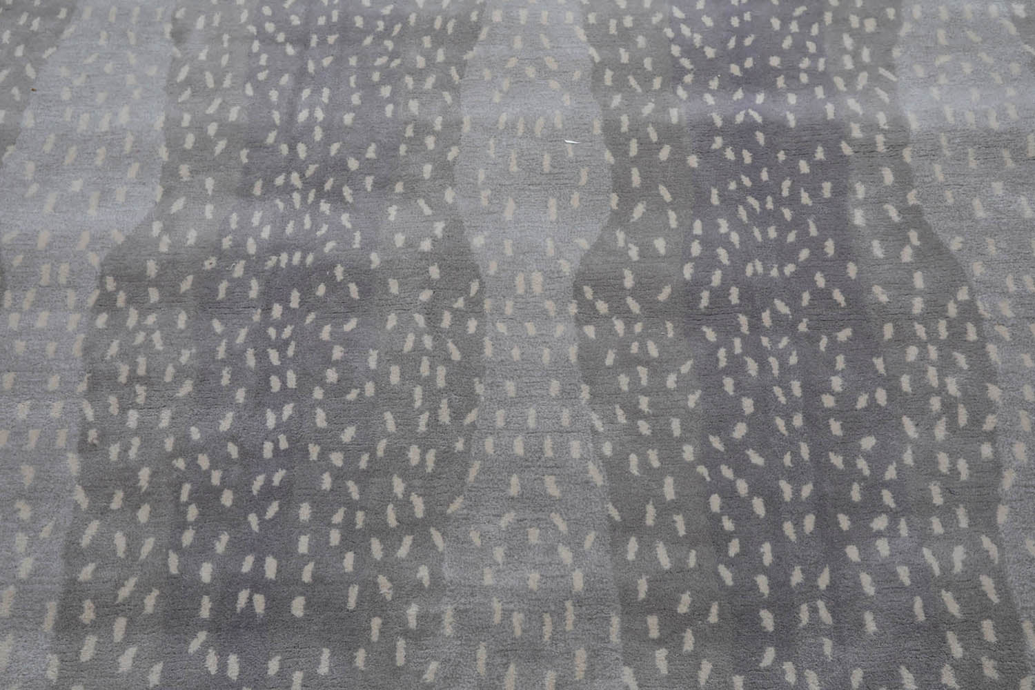 Multi Size Gray Ivory Color Hand Tufted Animal Print 100% Wool Modern Oriental Rug