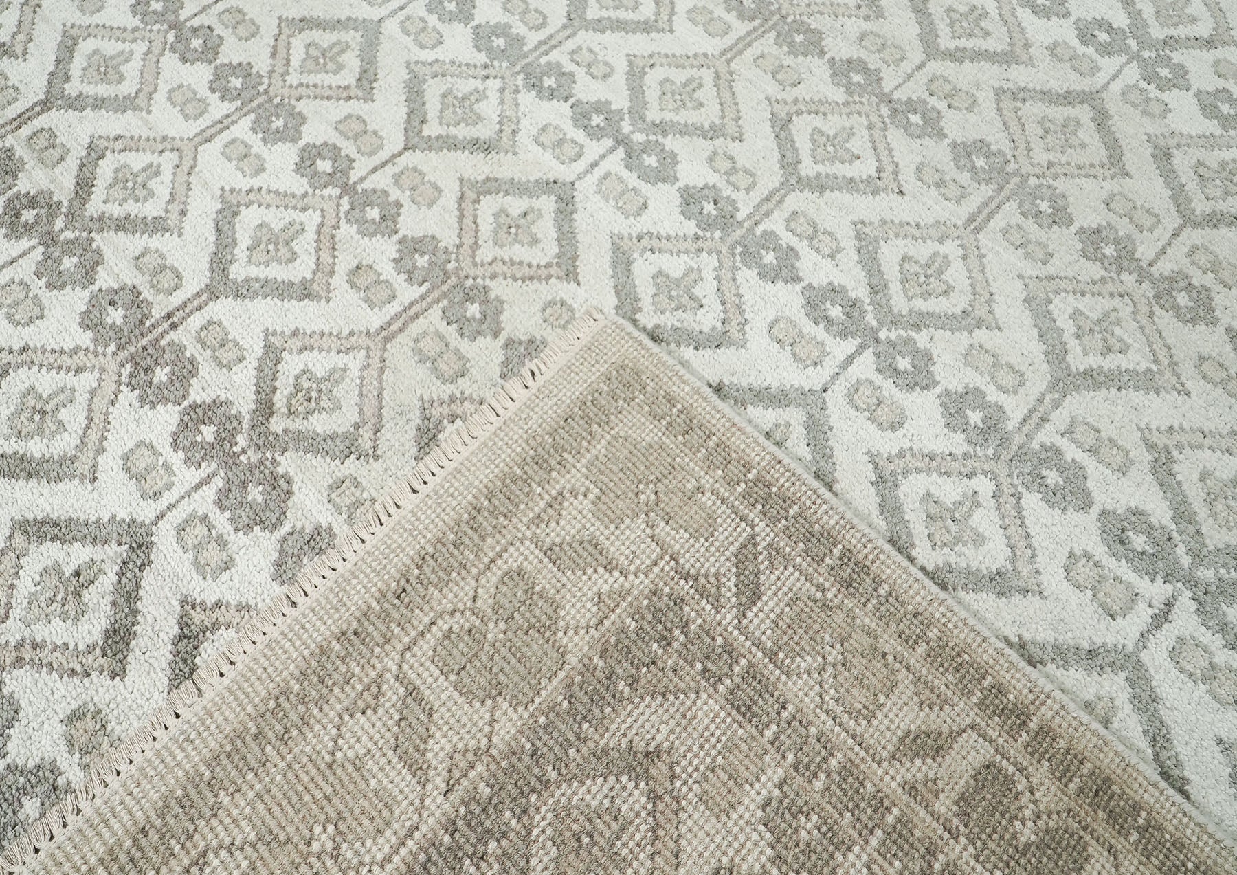 9x12 Gray, Beige, Multi Color Hand Knotted Oushak Wool Transitional Oriental Rug