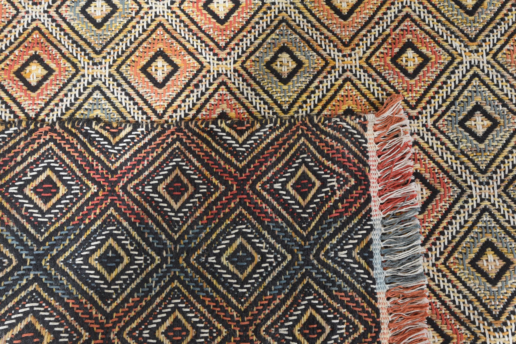 Multi Size Light gold Black Ivory Color Hand Woven  Wool Modern & Contemporary Oriental Rug