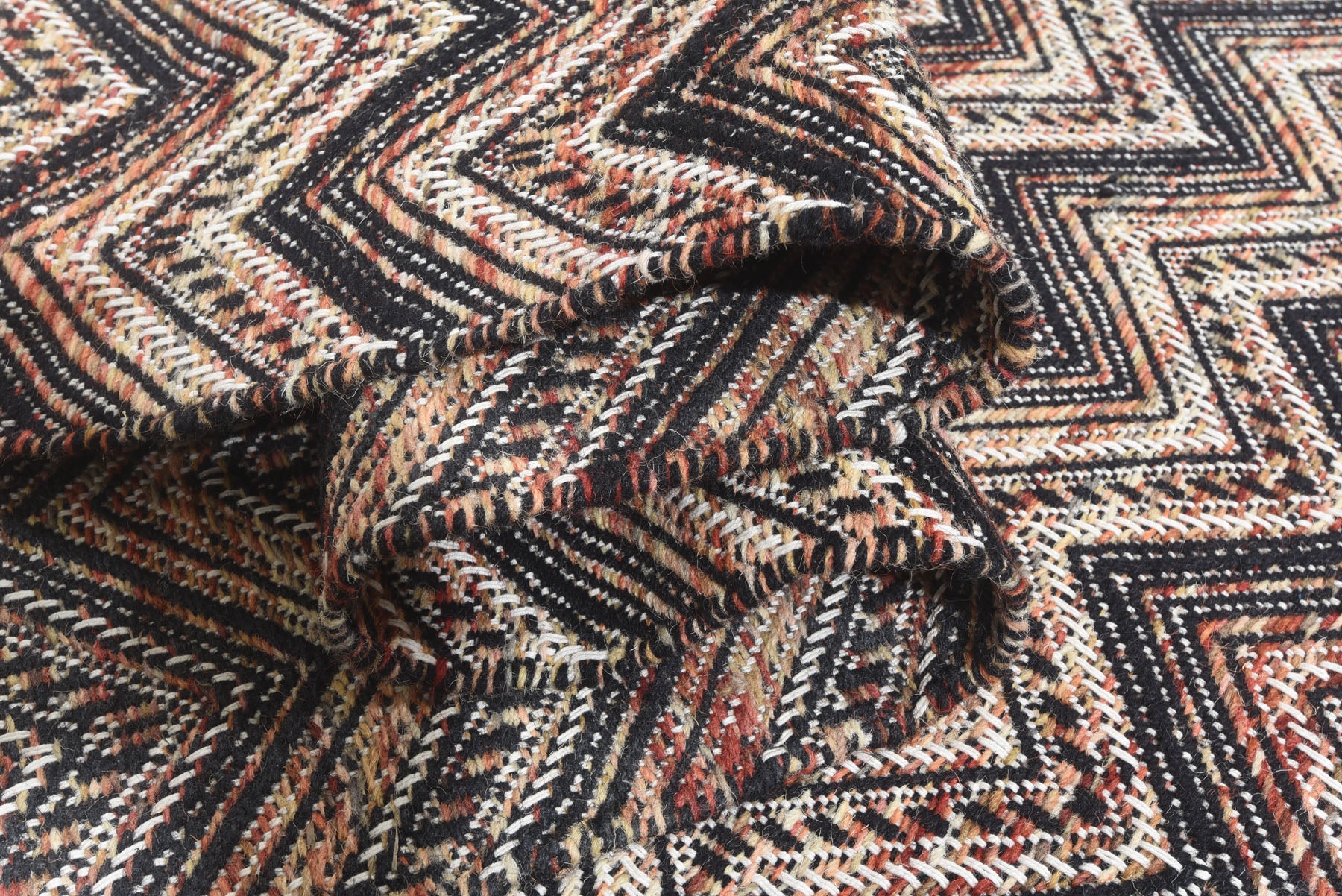 Multi Size Black Ivory Rust Color Hand Woven  Wool Modern & Contemporary Oriental Rug