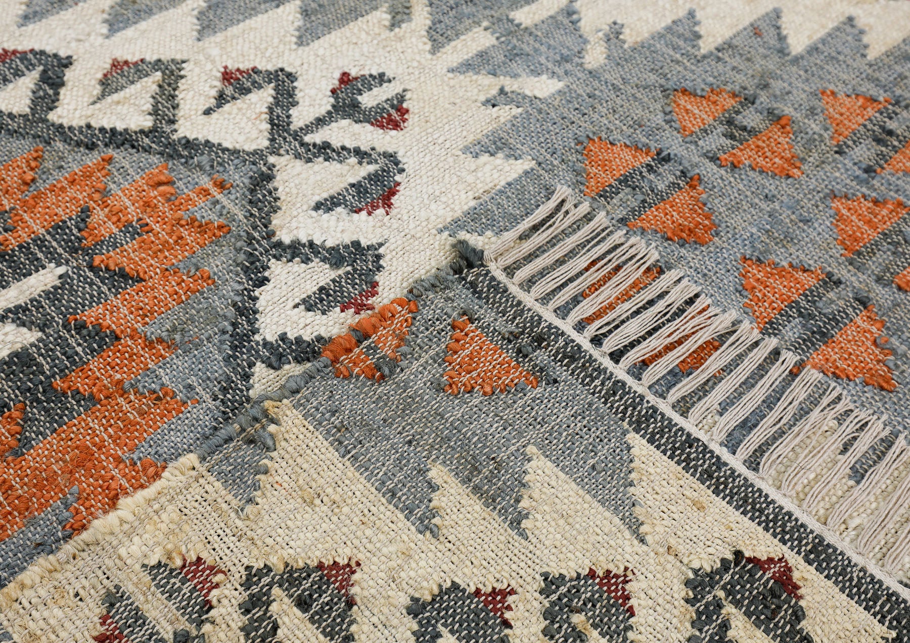 Multi Size Ivory Gray Slate Color Hand Woven Kilim Jute Southwestern Oriental Rug