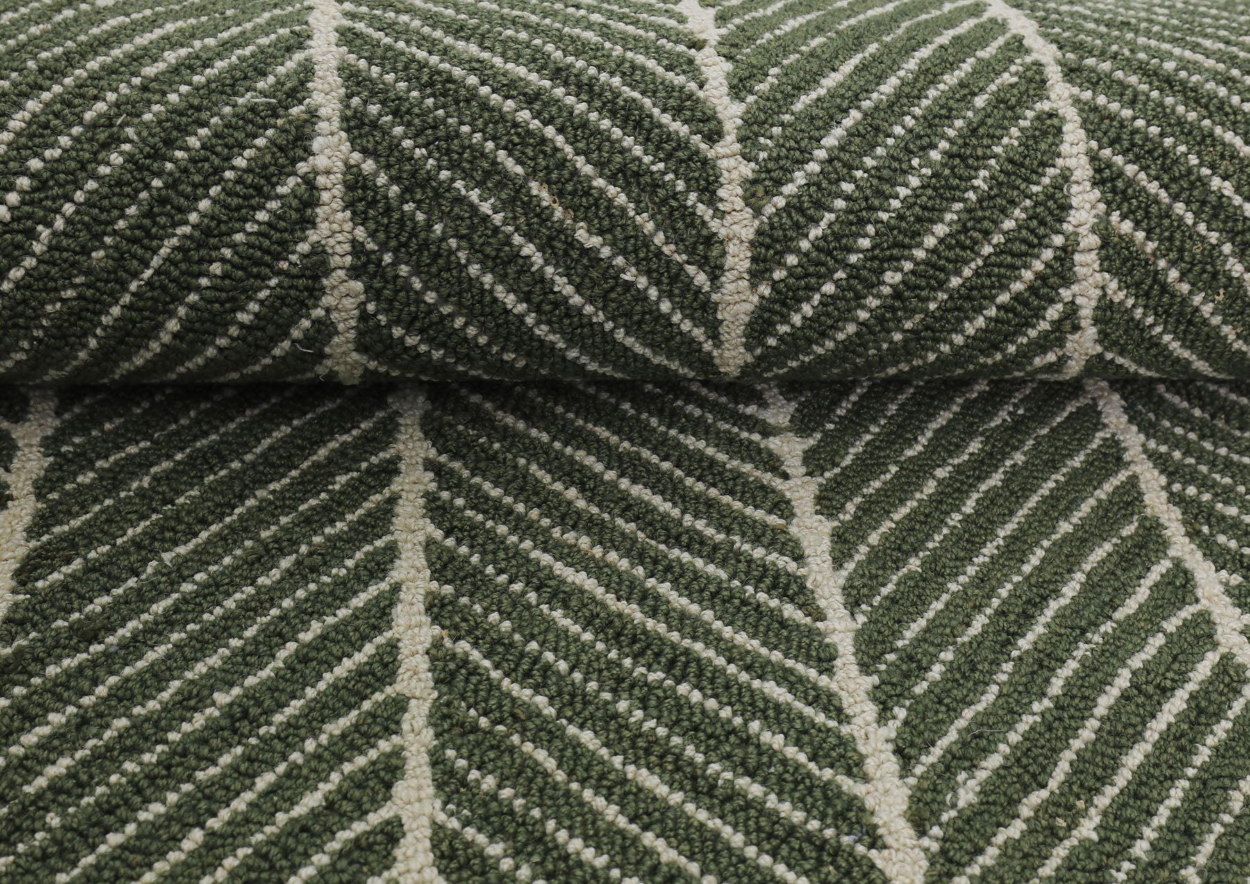 Multi Size Green Beige Color Hand Hooked Leaf Jute loop Contemporary Oriental Rug