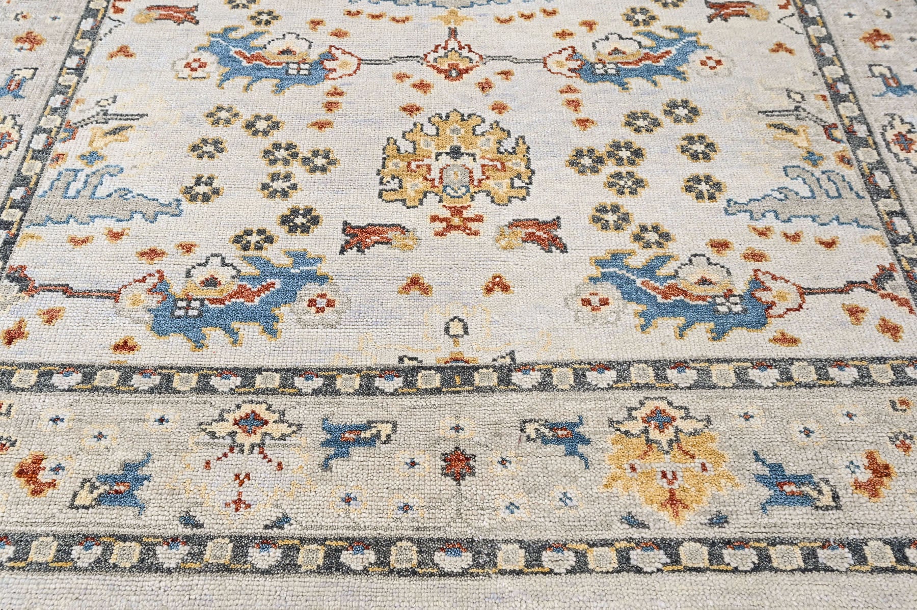 Ivory 7'10''x9'10'' Oushak Transitional Hand Knotted Wool Oriental Area Rug