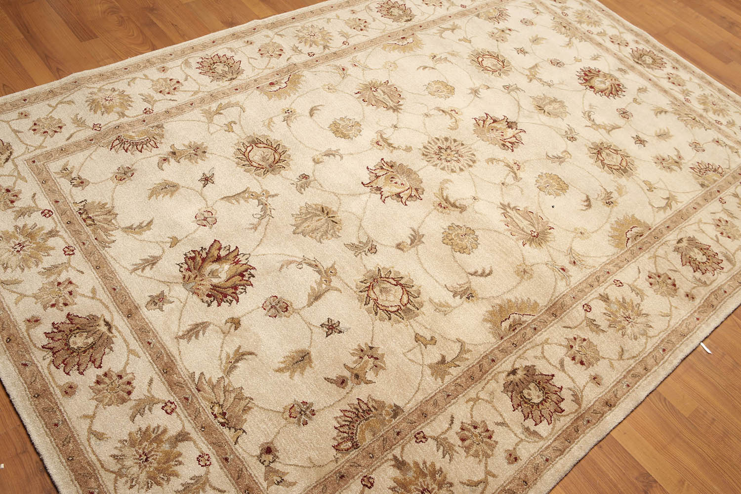 5x7 Tan, Beige, Brown Color Hand Tufted Floral 100% Wool Traditional-Persian/Oriental Oriental Rug
