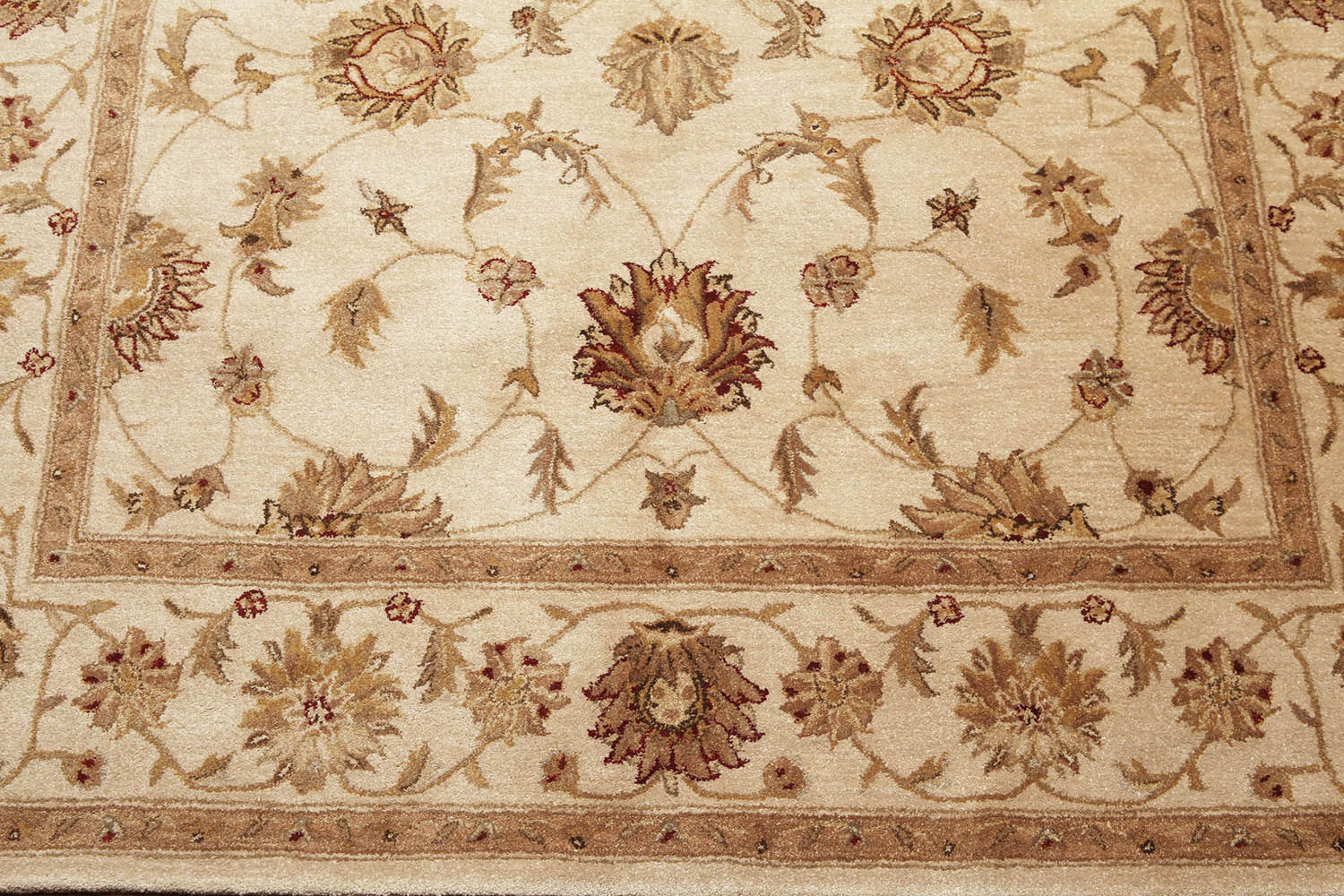 5x7 Tan, Beige, Brown Color Hand Tufted Floral 100% Wool Traditional-Persian/Oriental Oriental Rug