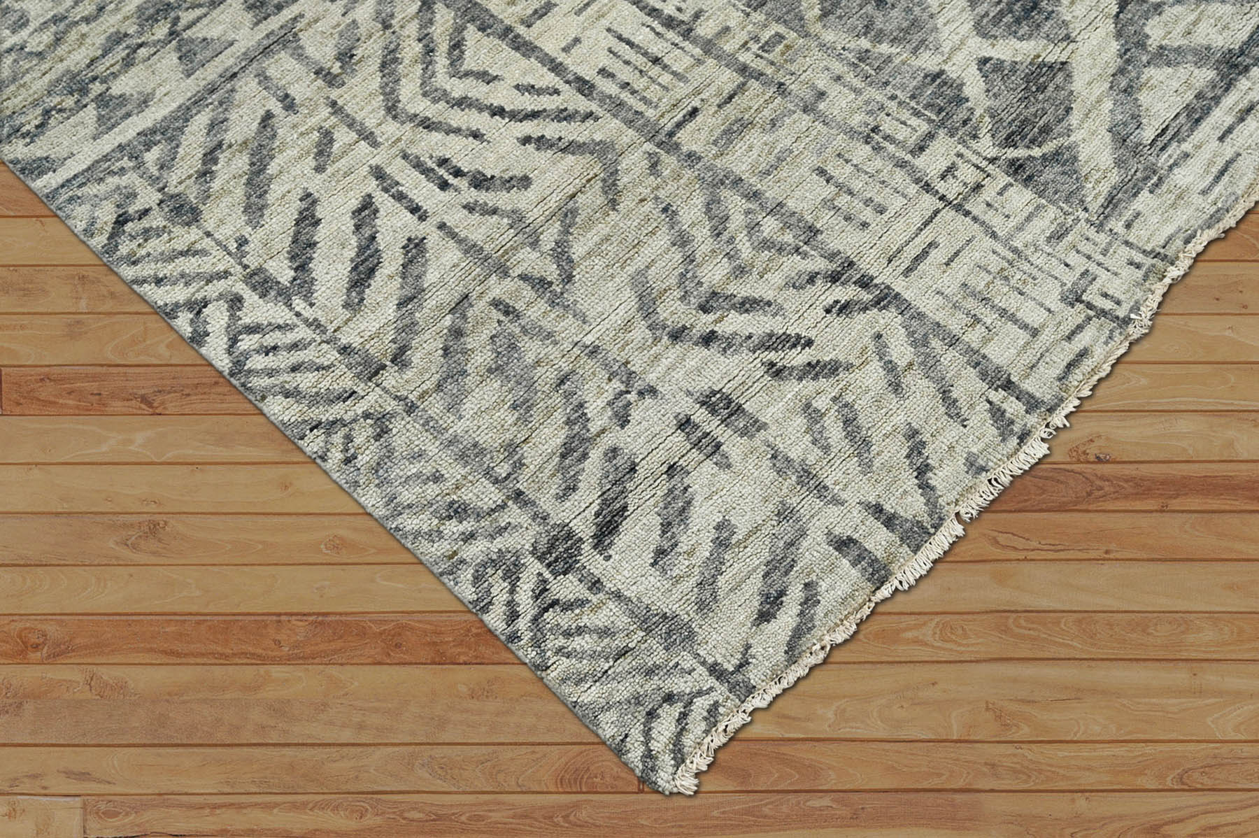 Richert 5x7 Gray, Beige Hand Knotted 100% Wool Tibetan  Modern & Contemporary  Oriental Area Rug