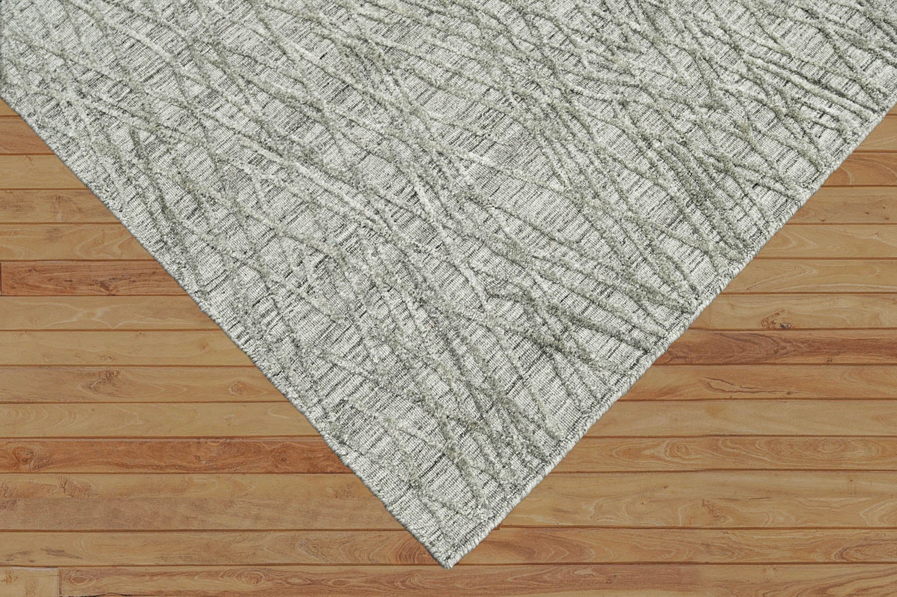 Henking 4x6 Gray, Beige Hand Made Loop n Cut Pile 100% Wool Modern & Contemporary Oriental Area Rug