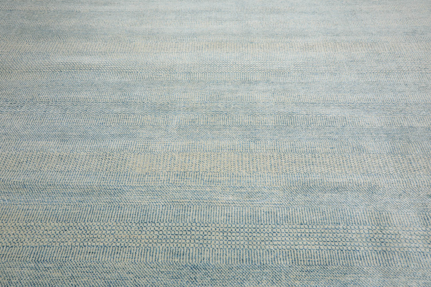 Multi Size Ivory,Aqua Hand Knotted Wool and Silk Modern & Contemporary Oriental Area Rug