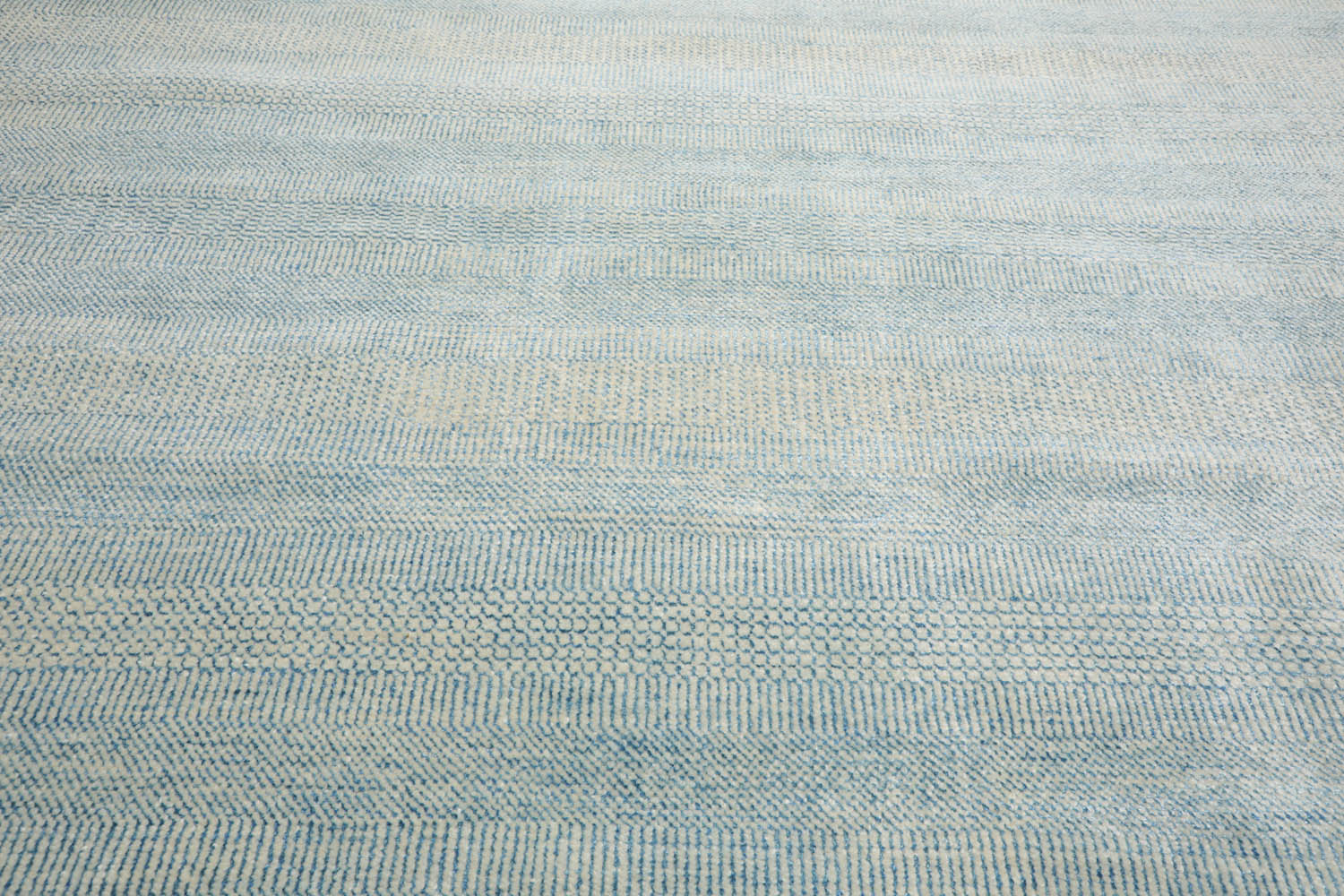 Multi Size Ivory,Aqua Hand Knotted Wool and Silk Modern & Contemporary Oriental Area Rug